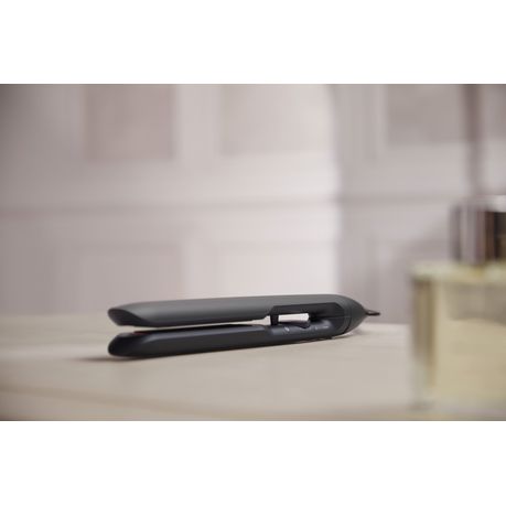 Philips 5000 Series Thermoshield Straightener with 1 x Ions