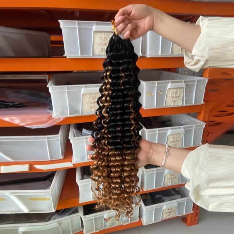 Highlight Color Feather Crochet Human Hair Extension Wholesales Ombre Curly Crochet Hair Deep Water Wave Bulk Hair for Braiding
